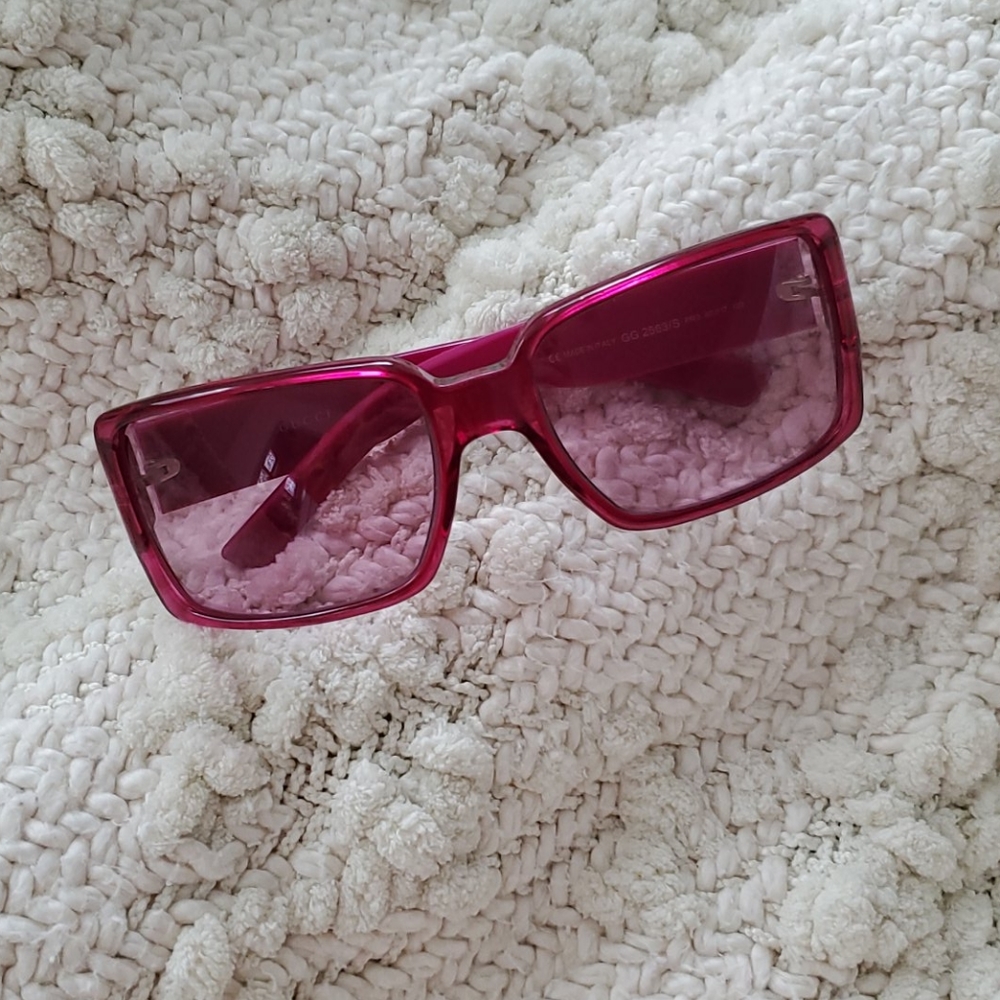 Gucci purple/pink sunnies 🕶